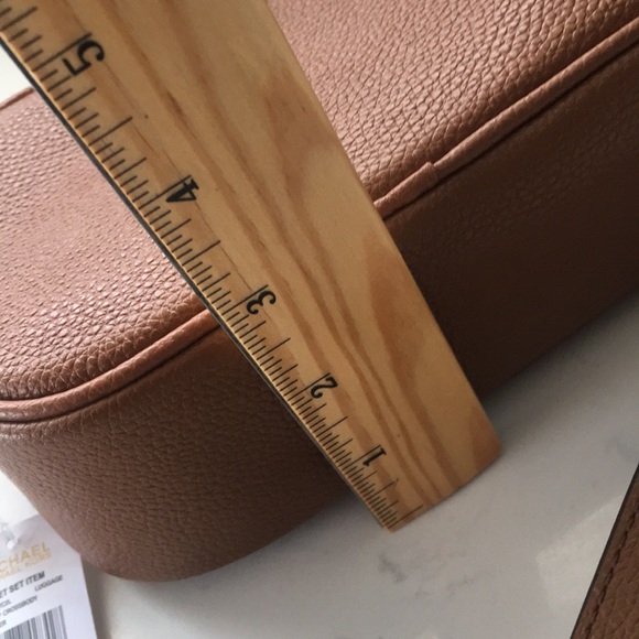 Michael Kors double zipper Jet set pebbled leather Crossbody bag nwot - Picture 5 of 17